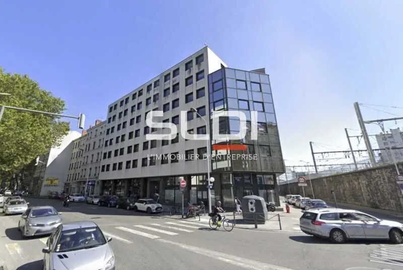Bureau dans Lyon à louer - Photo de l’immeuble – Image 1 sur 4