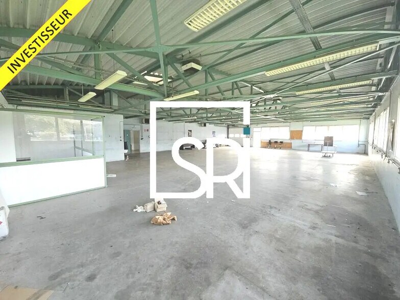 Industriel/Logistique dans Thiers à vendre - Photo de l’immeuble – Image 3 sur 11