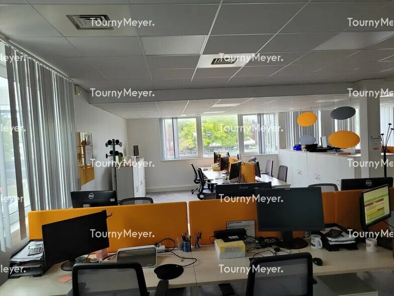 Bureau dans Bordeaux à louer - Photo de l’immeuble – Image 3 sur 8