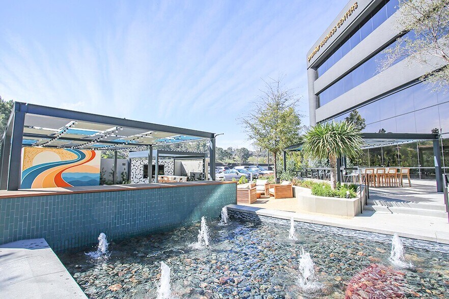12636 High Bluff Dr, San Diego, CA à louer - Photo de l’immeuble – Image 3 sur 8