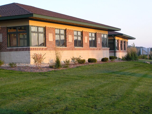 1108 Stephenson Ln, Waunakee, WI à louer Photo de l’immeuble– Image 1 sur 5