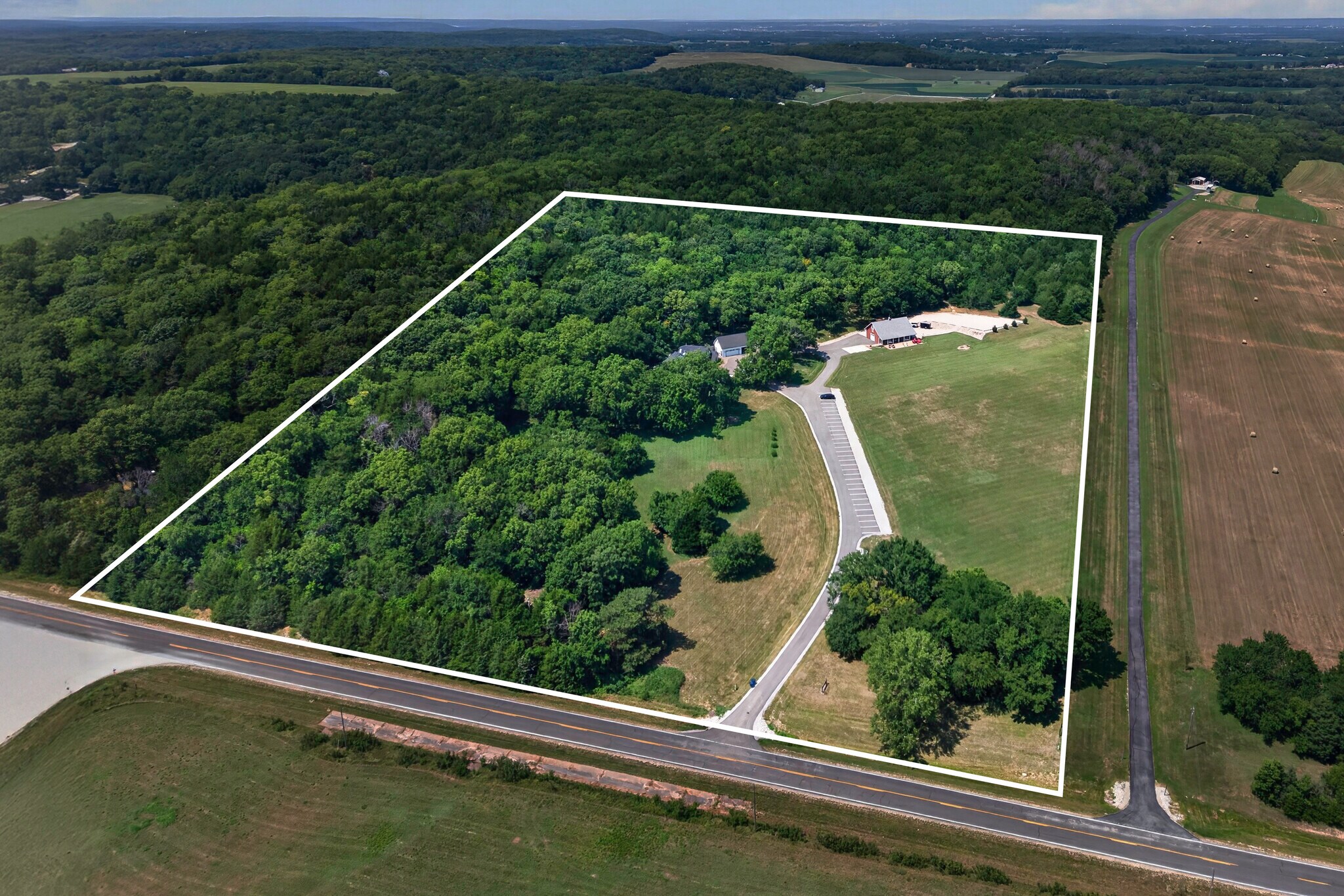 1558 N 600 Rd, Baldwin City, KS à vendre Photo principale– Image 1 sur 63