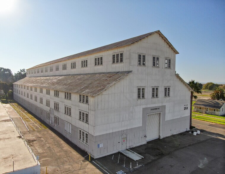 575 Connolly St, Vallejo, CA à louer - Photo de l’immeuble – Image 1 sur 5