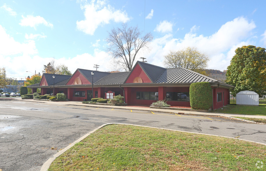 1 Virginia Ln, Norwich, NY à louer - Photo de l’immeuble – Image 3 sur 3