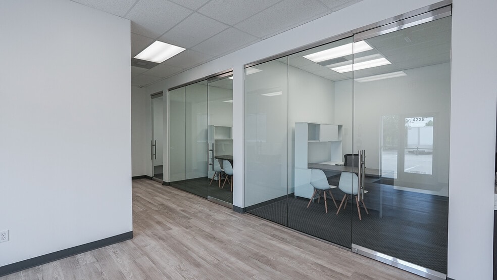 4228 Clay Business Dr, Katy, TX à louer - Photo intérieure – Image 2 sur 14