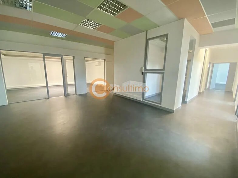 Bureau dans Artigues-près-Bordeaux à louer - Photo de l’immeuble – Image 3 sur 16