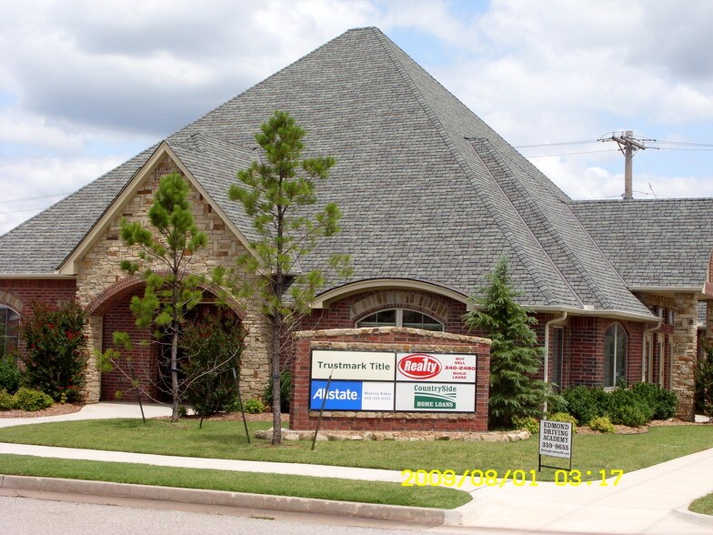 3224 Teakwood Ln, Edmond, OK à vendre - Photo de l’immeuble – Image 2 sur 31