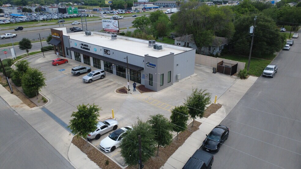 1430 Unicorn Ave, New Braunfels, TX à louer - Photo de l’immeuble – Image 3 sur 11