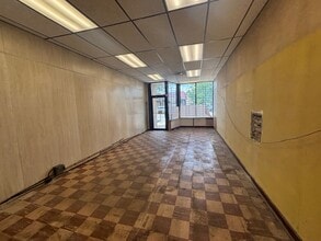 5637 W 63rd St, Chicago, IL à louer Photo intérieure– Image 2 sur 14