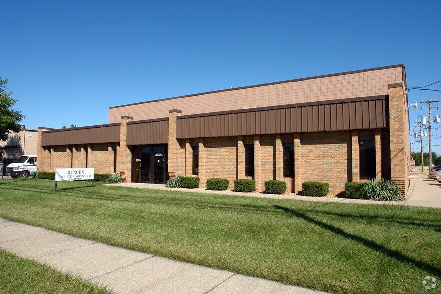 16129 Common Rd, Roseville, MI à louer - Photo principale – Image 1 sur 5