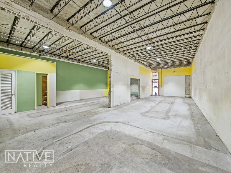 1408 NE 4th Avenue portefeuille de 3 biens à vendre sur LoopNet.fr - Photo intérieure – Image 1 sur 29