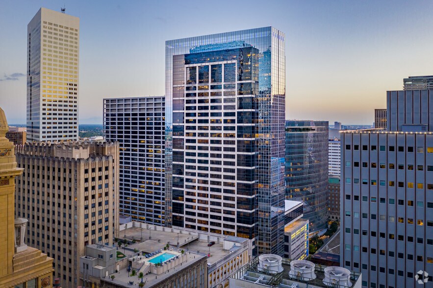 1000 Main St, Houston, TX à louer - Photo de l’immeuble – Image 2 sur 21
