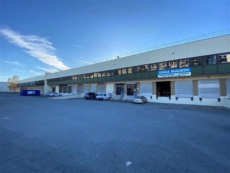 Industriel/Logistique dans Vitry-sur-Seine à louer - Photo de l’immeuble – Image 2 sur 8