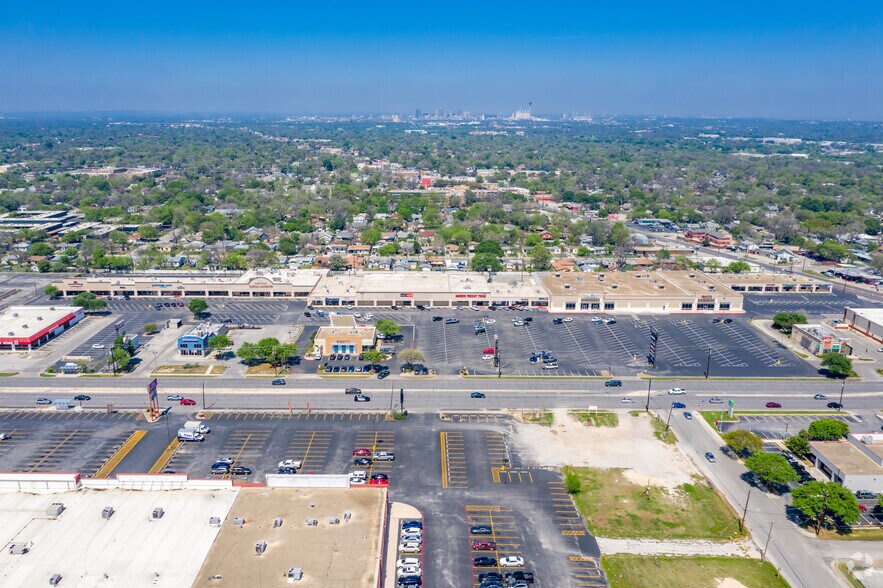 101-191 SW Military Dr, San Antonio, TX à louer - Aérien – Image 3 sur 48