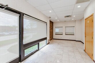 450 Skokie Blvd, Northbrook, IL à louer Hall d’entrée– Image 2 sur 18