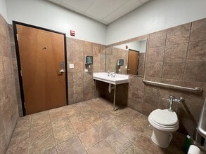2158-2168 N Randall Rd, Carpentersville, IL à louer Photo intérieure– Image 2 sur 11