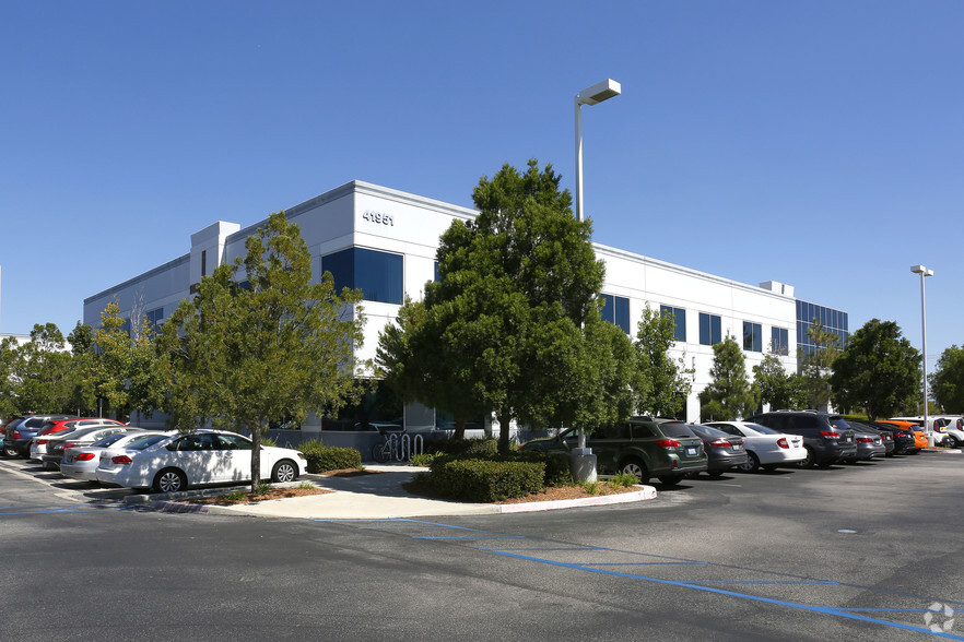 41951 Remington Ave, Temecula, CA à louer - Photo de l’immeuble – Image 3 sur 5