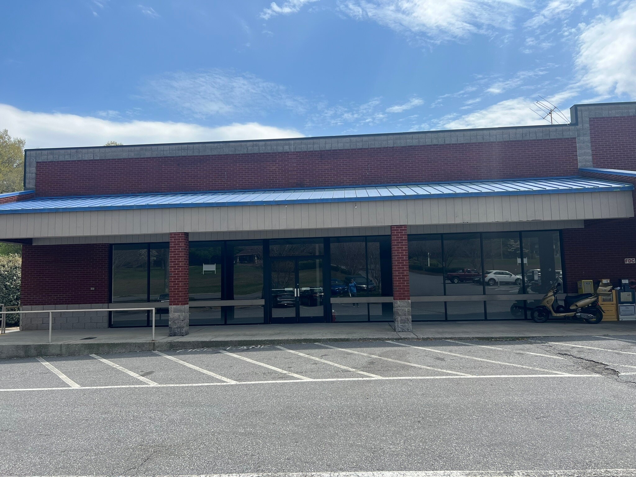 629 W Main Ave, Taylorsville, NC à louer Photo intérieure– Image 1 sur 3
