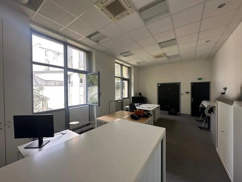 17 Rue Louis Rouquier, Levallois-Perret à louer - Photo de l’immeuble – Image 2 sur 3