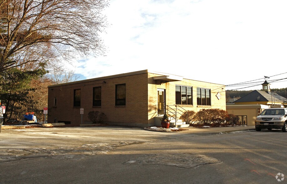 25 Fox Rd, Waltham, MA à louer - Photo principale – Image 1 sur 3