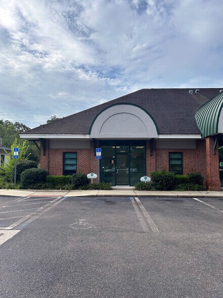 128 NW 137th Dr, Jonesville, FL à louer - Photo de l’immeuble – Image 2 sur 7