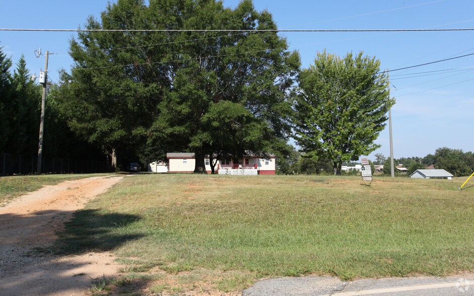 62 /72 S Bethany Rd portefeuille de 2 biens à vendre sur LoopNet.fr - Photo principale – Image 2 sur 2