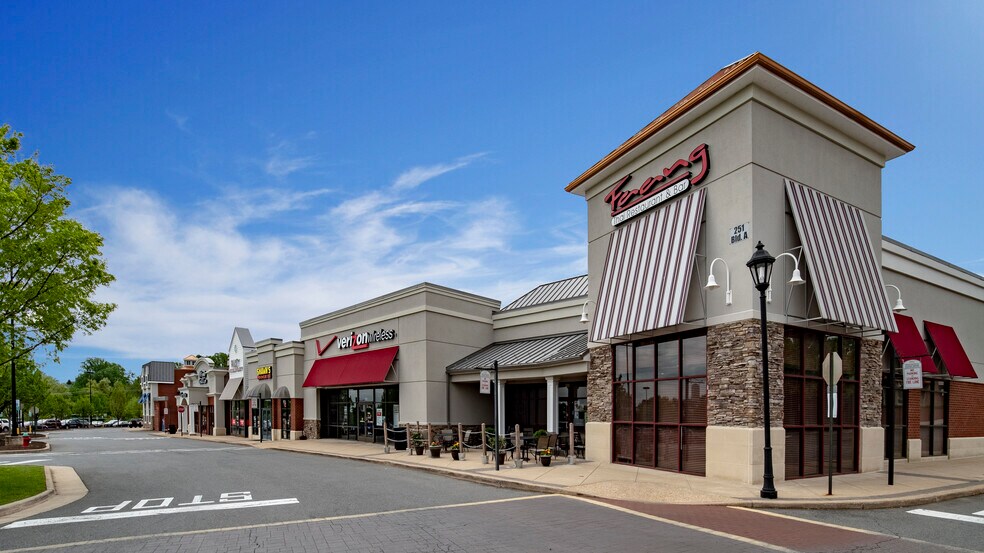 251 W Lee Hwy, Warrenton, VA à louer - Photo de l’immeuble – Image 2 sur 5
