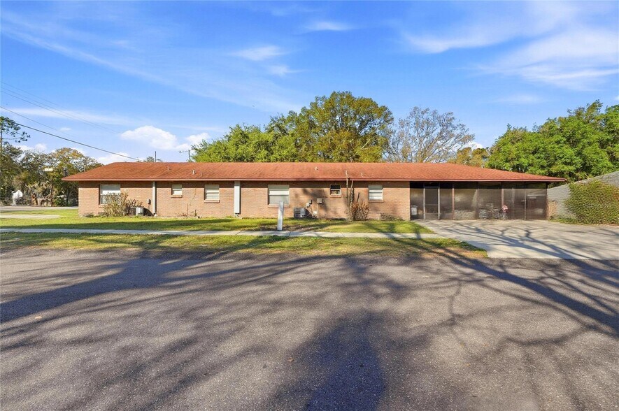 2300 W Cannon Ter NW, Winter Haven, FL à vendre - Photo de l’immeuble – Image 3 sur 54