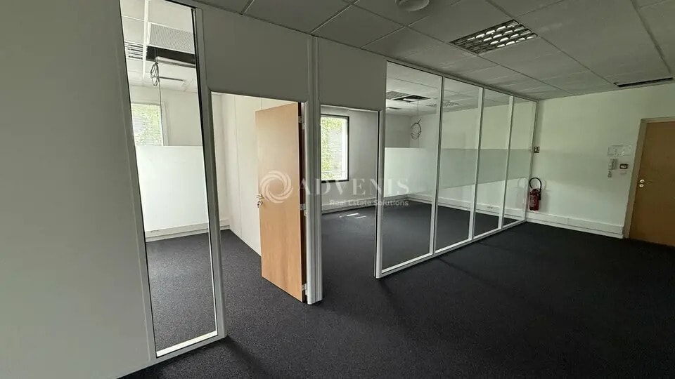 Bureau dans Montévrain à louer - Photo de l’immeuble – Image 2 sur 12