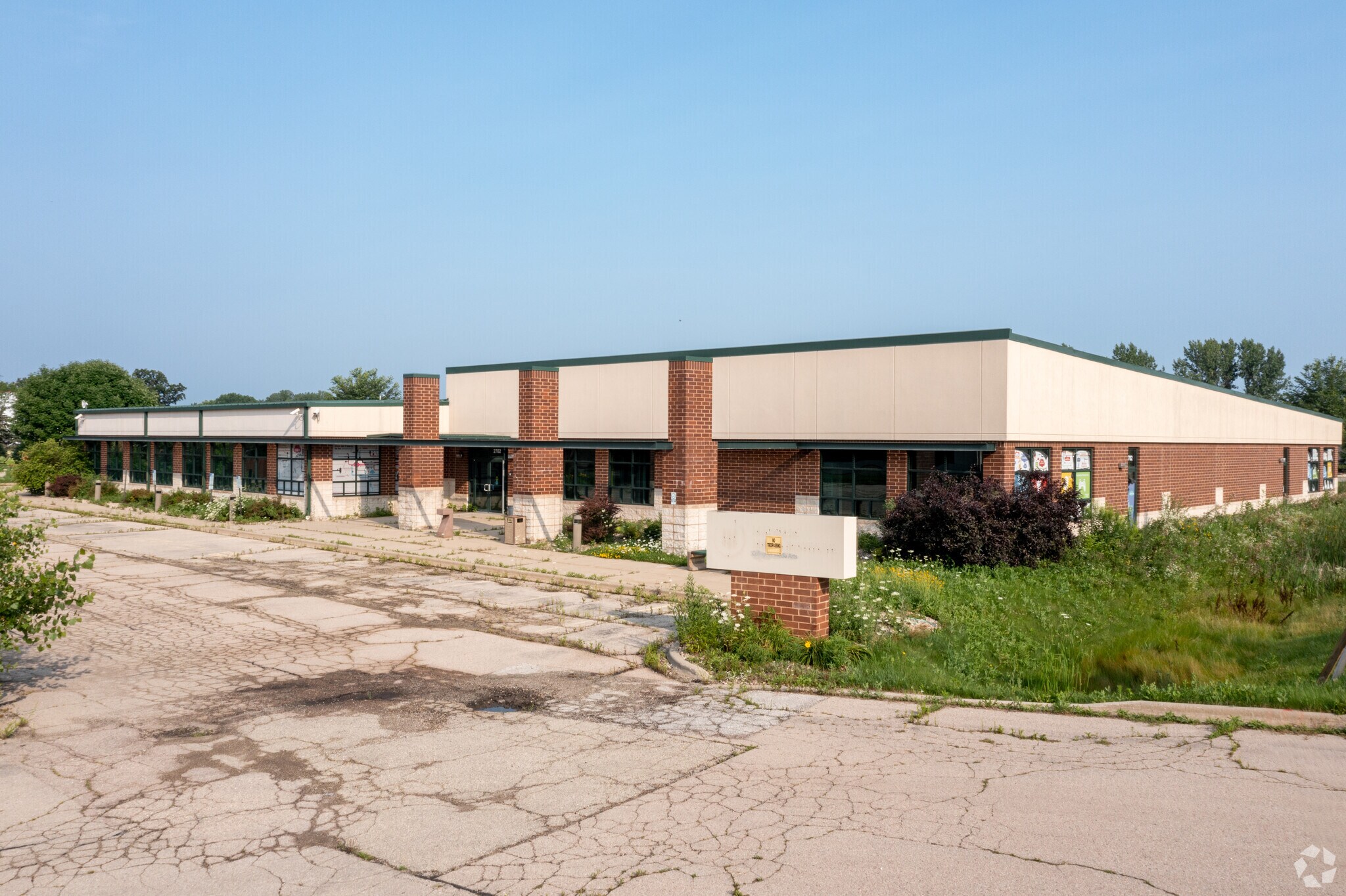 2702 Agriculture Dr, Madison, WI à louer Photo de l’immeuble– Image 1 sur 17