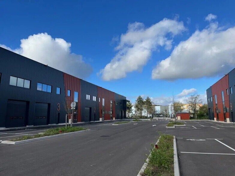 6 Avenue Du Vert Galant, SAINT-OUEN-L'AUMONE à louer - Photo de l’immeuble – Image 3 sur 17