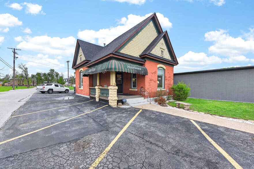 412 W Walnut St, Rogers, AR à vendre - Photo principale – Image 1 sur 10