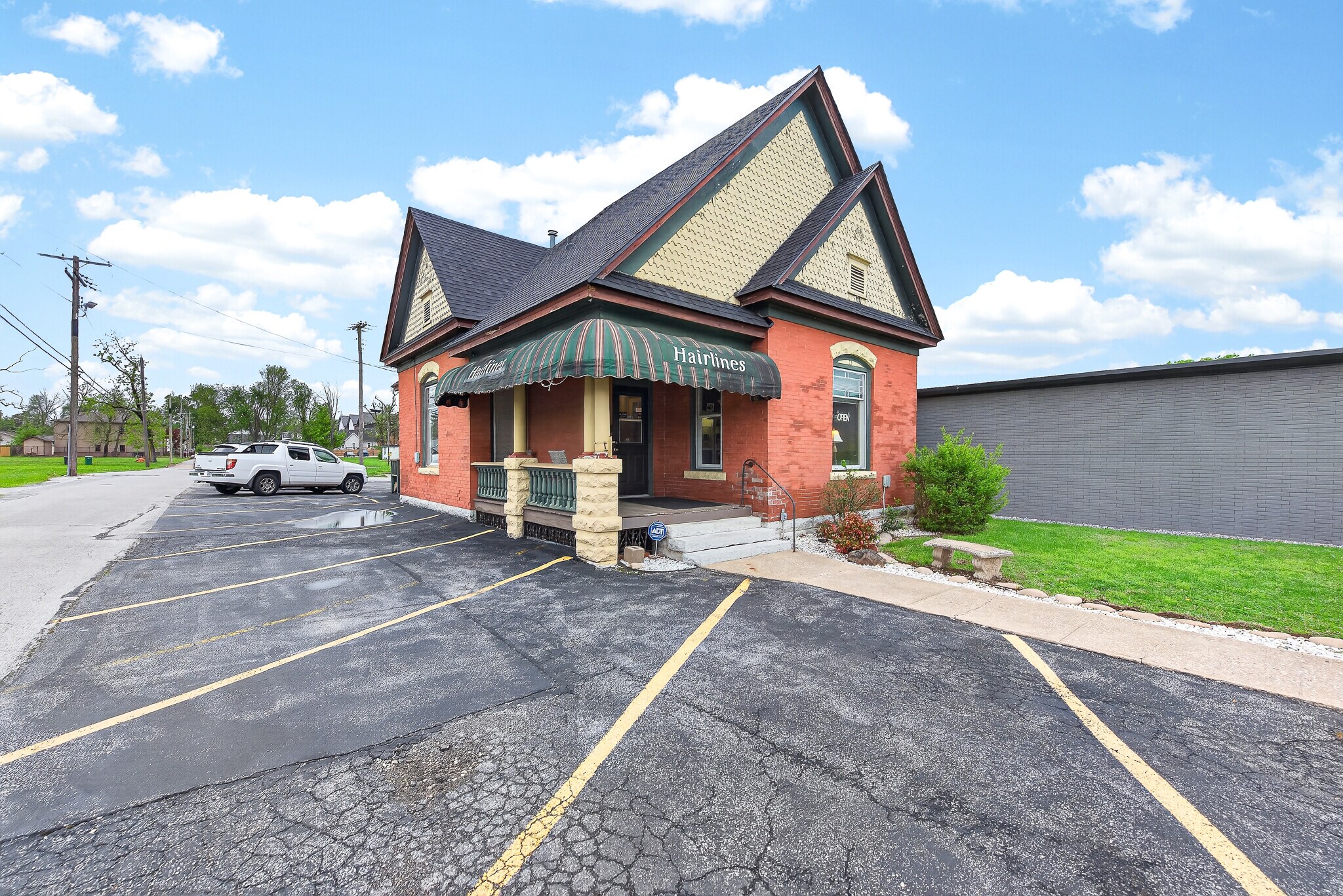 412 W Walnut St, Rogers, AR à vendre Photo principale– Image 1 sur 11