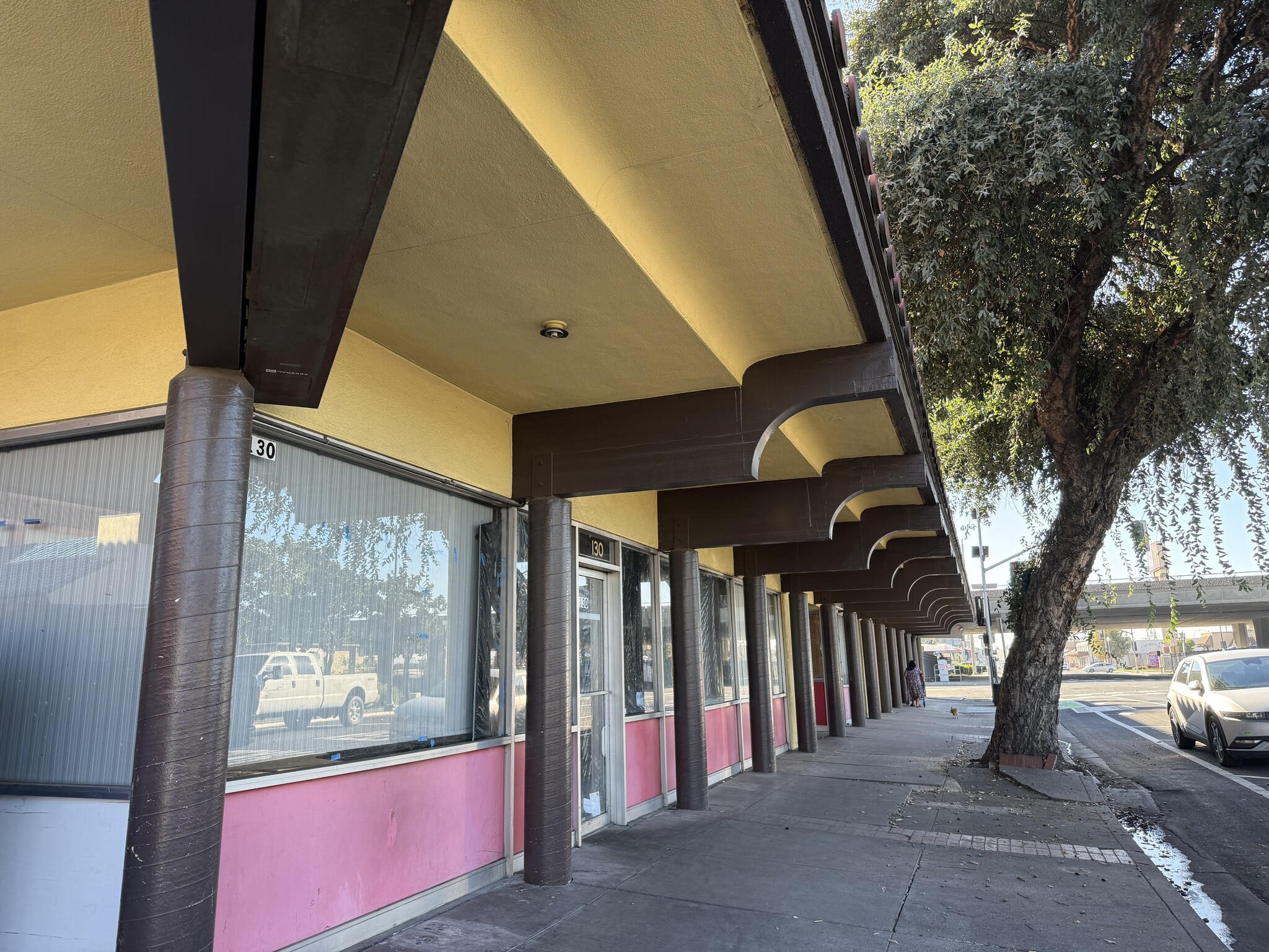 136 S El Dorado St, Stockton, CA à louer Photo de l’immeuble– Image 1 sur 4