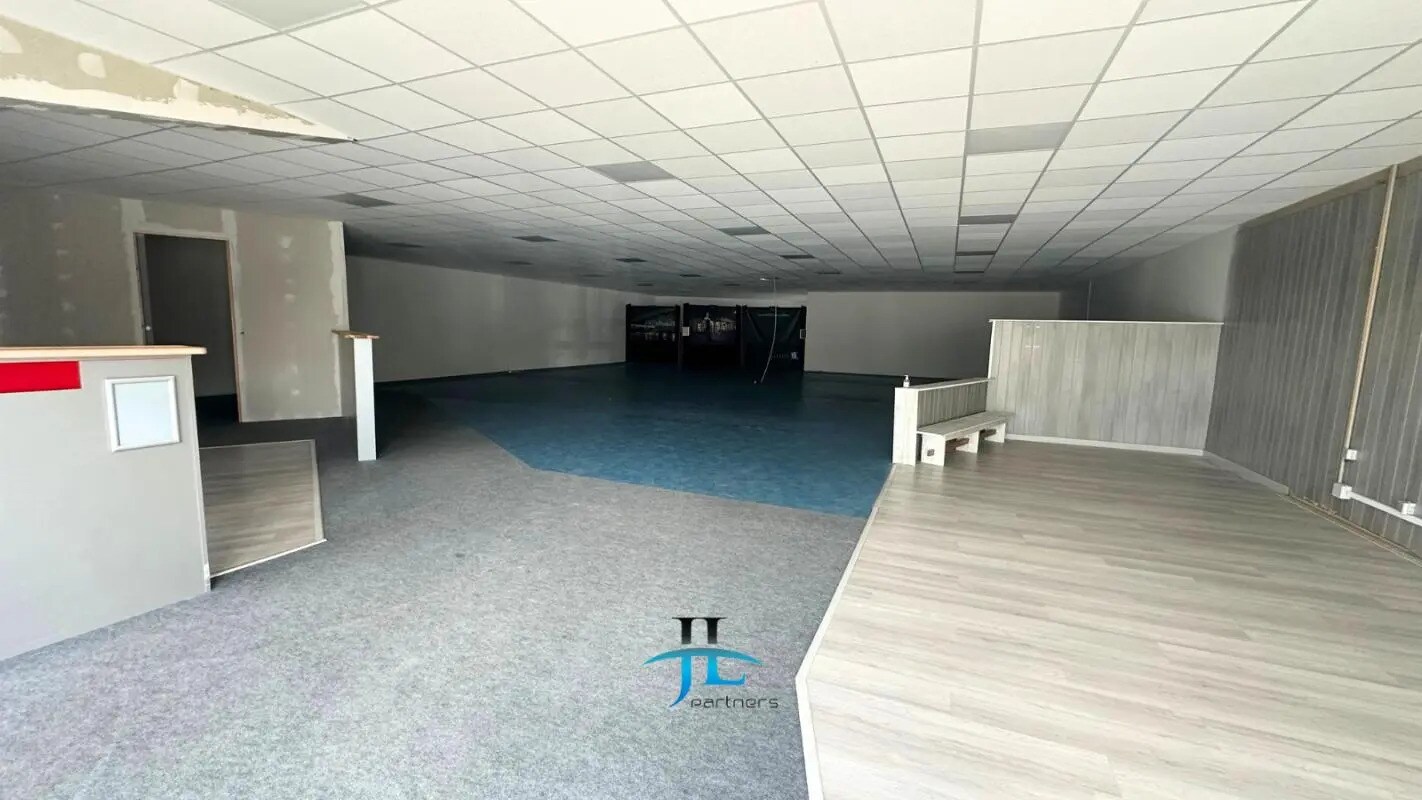 Local commercial dans Langon à louer Photo de l’immeuble– Image 1 sur 4