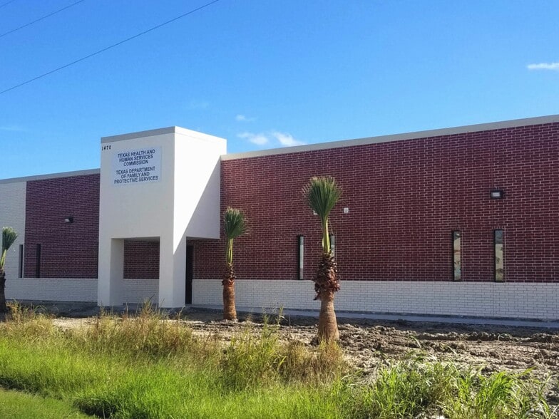 1770 W Corpus Christi St, Beeville, TX à vendre - Photo de l’immeuble – Image 1 sur 2