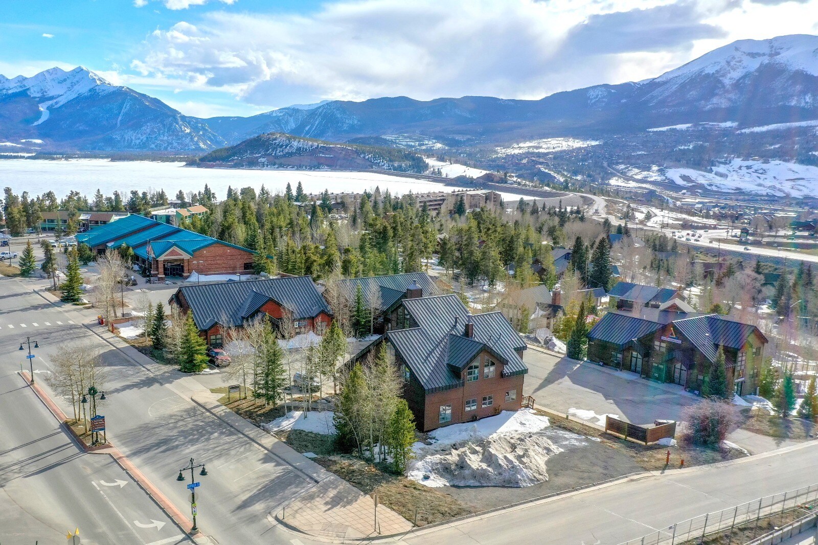 348 Lake Dillon Dr, Dillon, CO à vendre Photo de l’immeuble– Image 1 sur 7