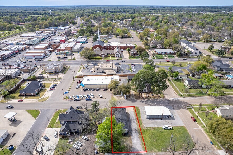 214 N Newsom St, Mineola, TX à vendre - Photo principale – Image 1 sur 15