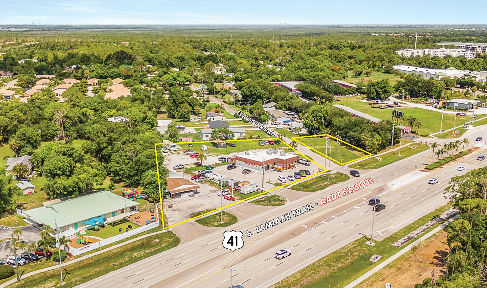Tamiami Trail Commercial Center portefeuille de 3 biens à vendre sur LoopNet.fr Aérien– Image 1 sur 9