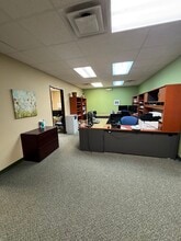 1100 Torrey Rd, Fenton, MI à louer Photo intérieure– Image 2 sur 14