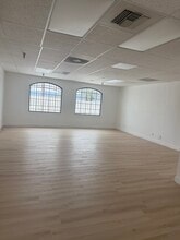 73375 El Paseo, Palm Desert, CA à louer Photo intérieure– Image 1 sur 2