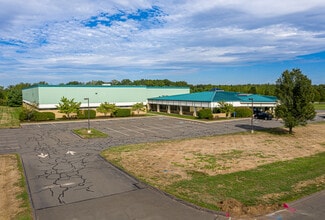 Plus de détails pour 1404 Blue Hills Ave, Bloomfield, CT - Industriel/Logistique à louer