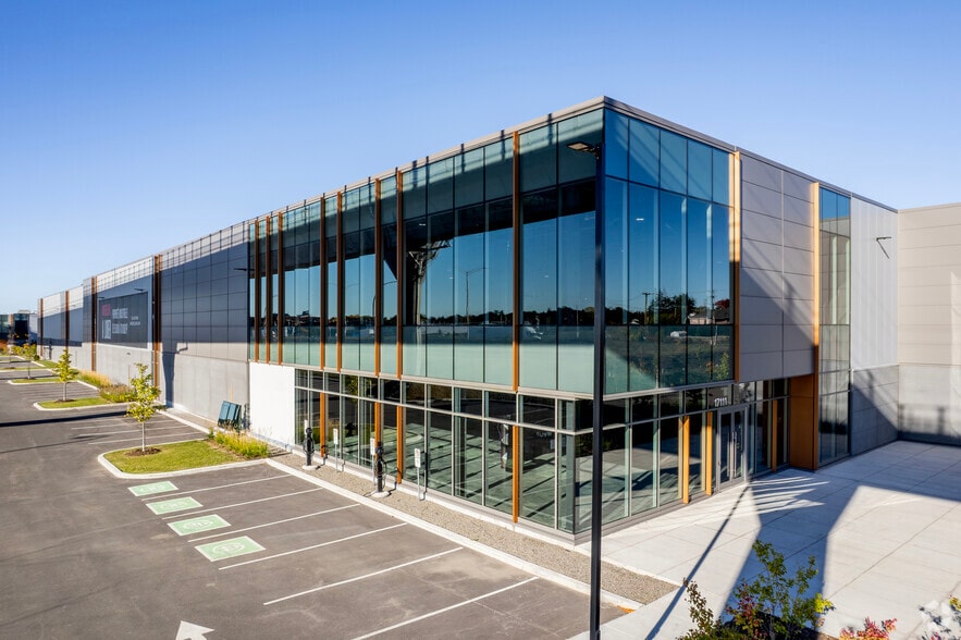 Aut Transcanada, Kirkland, QC à louer - Photo principale – Image 1 sur 20