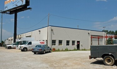 15W740 Frontage Rd, Willowbrook, IL à louer Photo intérieure– Image 1 sur 2