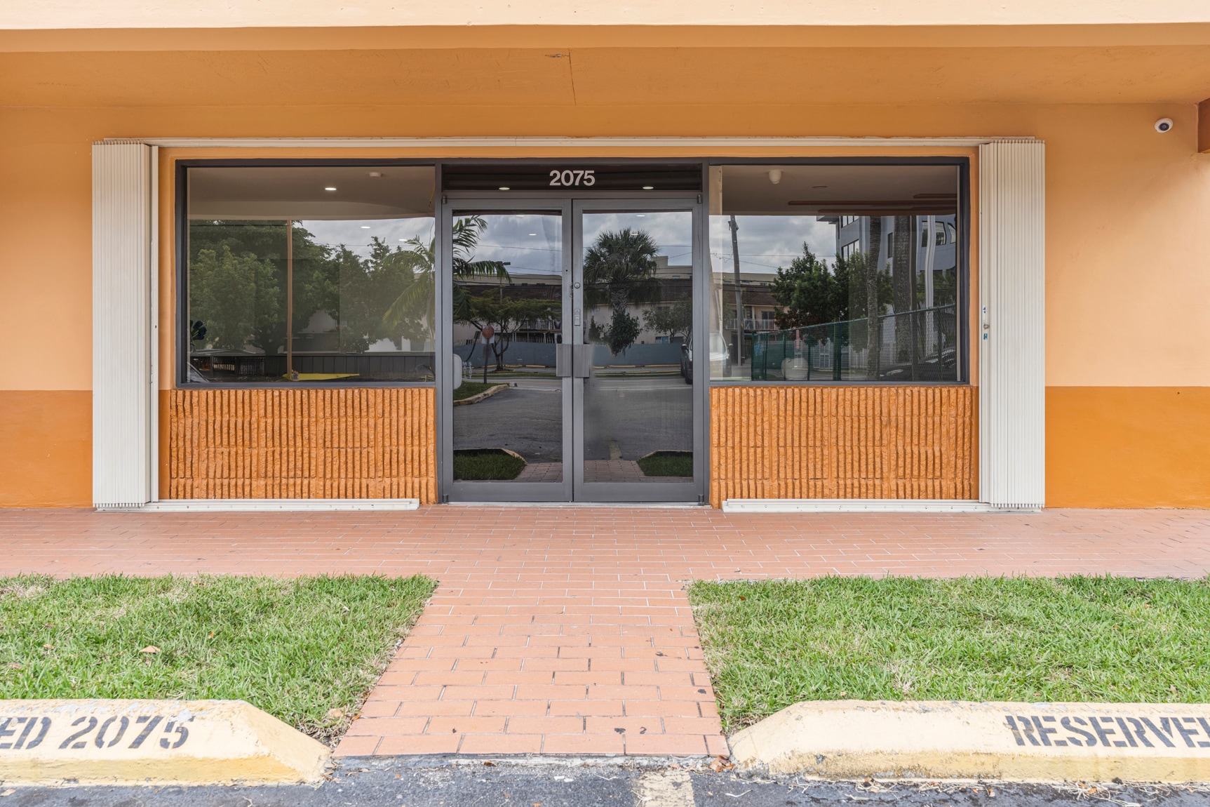 2075-2129 W 76th St, Hialeah, FL à louer Photo de l’immeuble– Image 1 sur 41