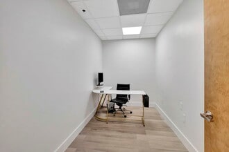 12550 Biscayne Blvd, North Miami, FL à louer Photo de l’immeuble– Image 1 sur 1