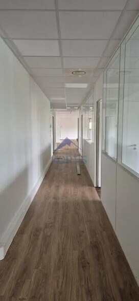 7 Rue Maryse Bastié, Bron à louer - Photo intérieure – Image 1 sur 5