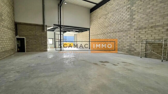 Plus de détails pour Bureau, Industriel/Logistique à louer