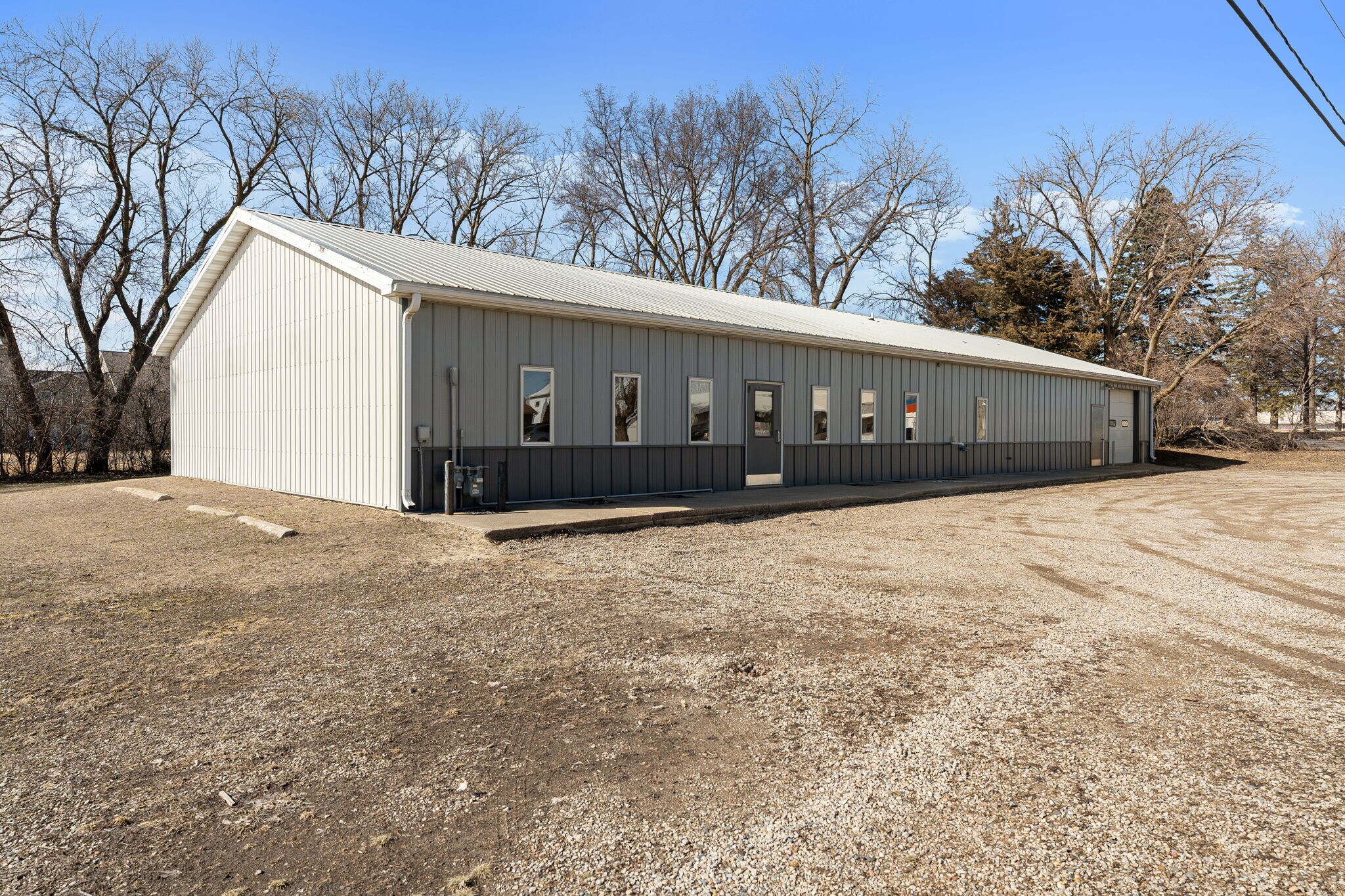 438 Highway Ave S, Blooming Prairie, MN à vendre Photo principale– Image 1 sur 29