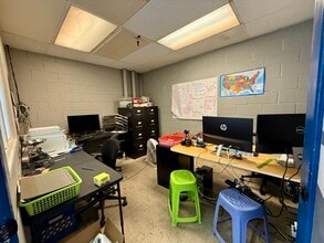 400-410 S Irwindale Ave, Azusa, CA à louer Photo intérieure– Image 1 sur 5